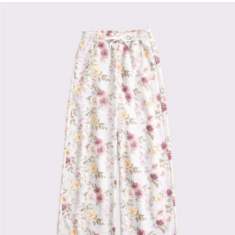 Abercrombie & Fitch Floral Wide Leg Pants - Cream and Pink
Have 2,med, med short